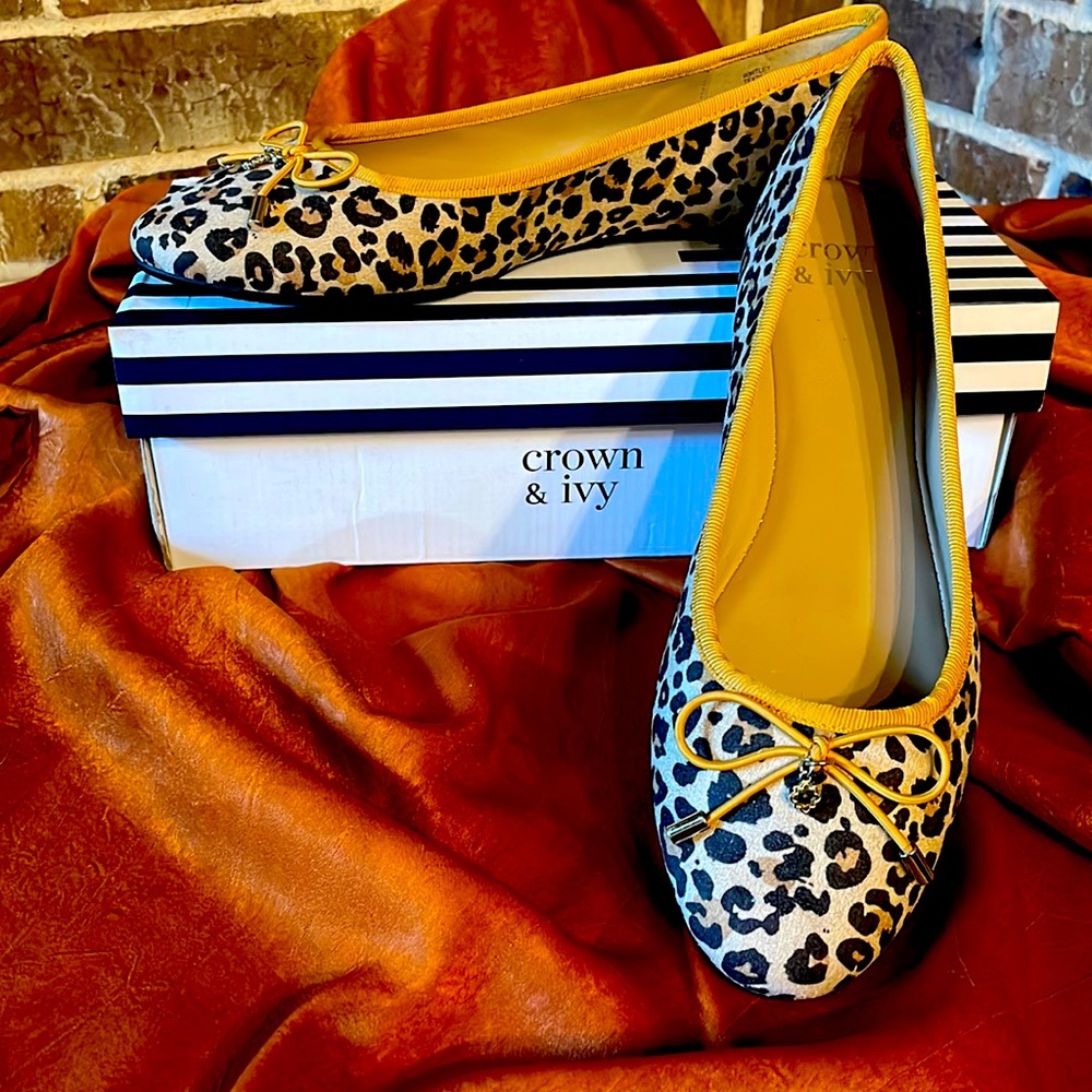 Crown & Ivy  Leopard Flats